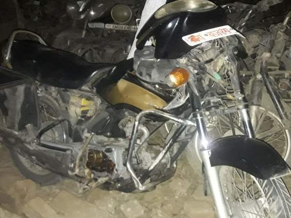 बाइक से जा रहे थे घर