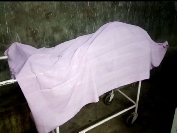  अमेरिका में रहकर पढ़ रही है बेटी