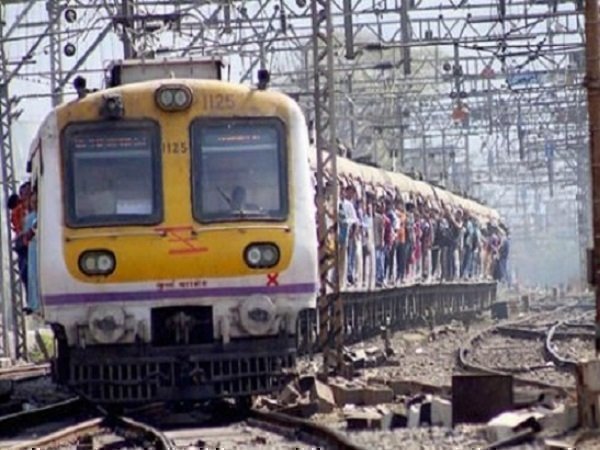 बिना स्मार्टफोन वाले भी बुक कर सकेंगे टिकट