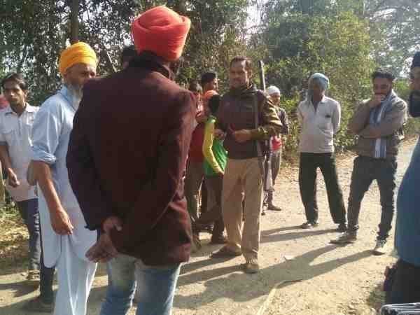 इलाके में मचा हड़कंप इलाके में मचा हड़कंप