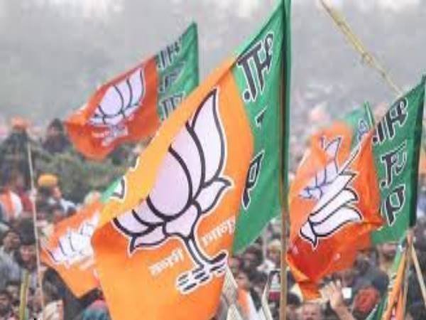 महिला वोटरों ने किया रिकॉर्ड मतदान