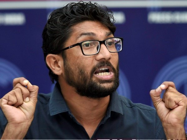 निर्दलीय लड़ने वाले मेवाणी भी जीते