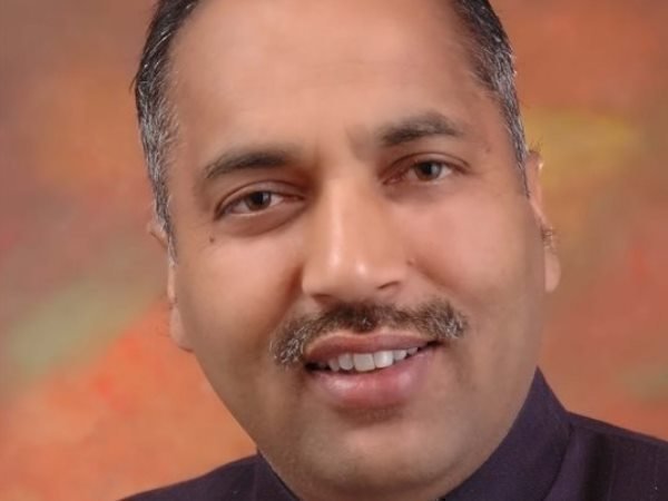 जय राम ठाकुर भी सीएम की रेस में