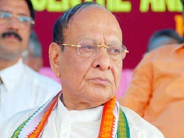 शंकर सिंह वाघेला की कमी खली