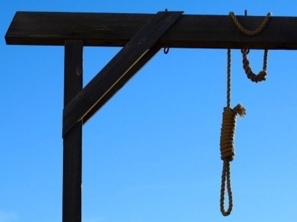 हजारों की संख्या में देखने आए लोग