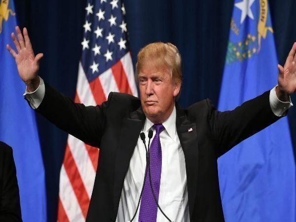 अमेरिका में ट्रंप दौर की ही शुरुआत