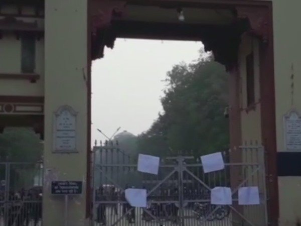 छात्र नेता आशुतोष सिंह की गिरफ्तारी पर हंगामा 
