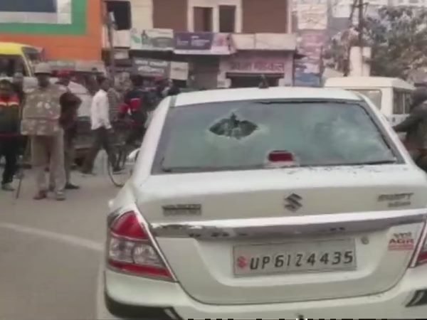 मौके पर भारी संख्या पुलिस बल तैनात