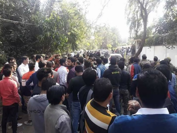 लव-जिहाद बोलकर काटा जमकर हंगामा