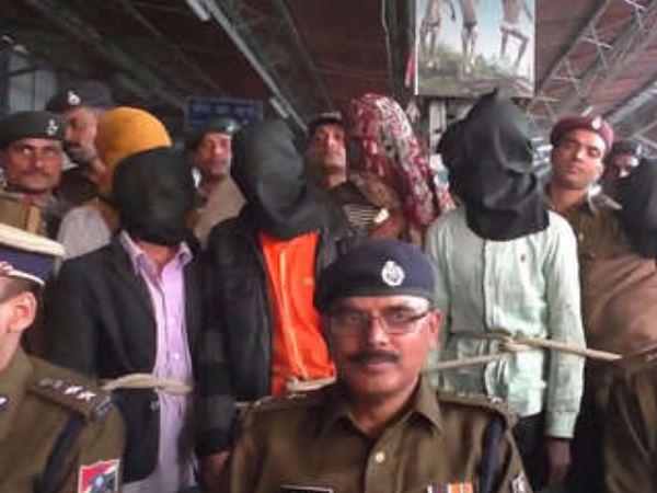 बुद्ध पूर्णिमा एक्सप्रेस में इसलिए की गई थी लूट बुद्ध पूर्णिमा एक्सप्रेस में इसलिए की गई थी लूट