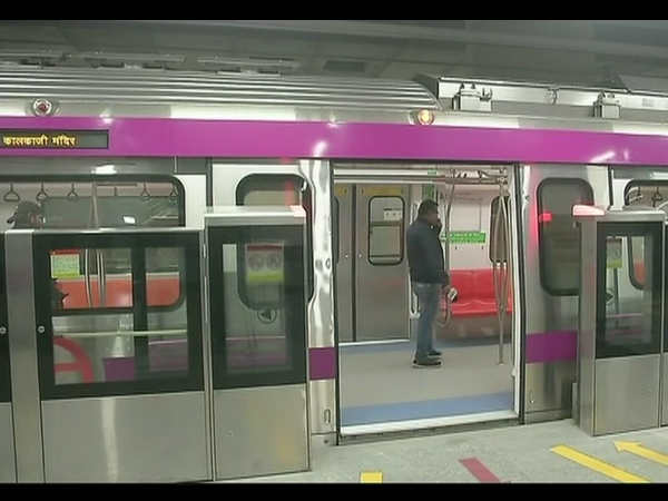 प्लेटफार्म स्क्रीन डोर्स