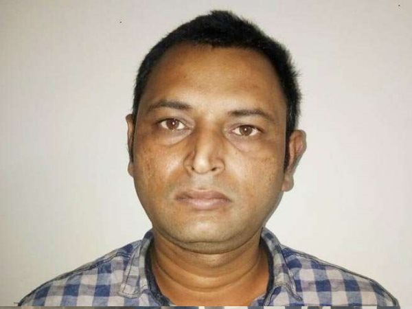 मौके पर मिले कई दस्तावेज