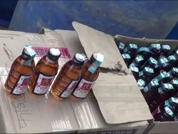 एसपी ने पुलिस टीम को दिए इनाम एसपी ने पुलिस टीम को दिए इनाम