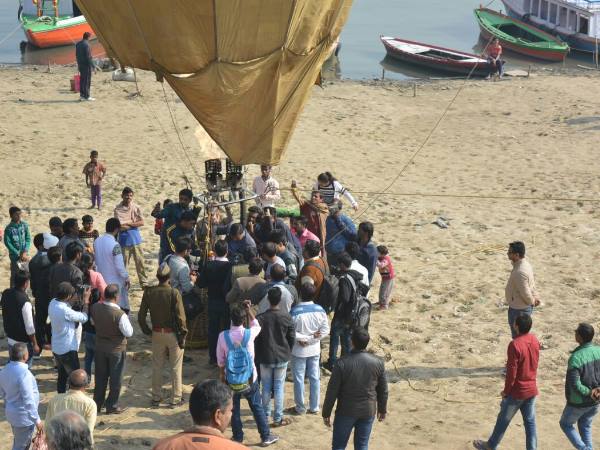 काशी आने वाले सैलानियों में है खासा उत्साह