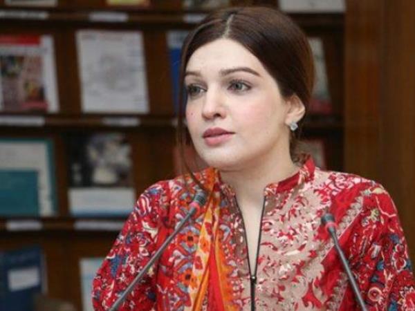 तीन साल से बेटी और पति ने नहीं मिलने दिया गया तीन साल से बेटी और पति ने नहीं मिलने दिया गया