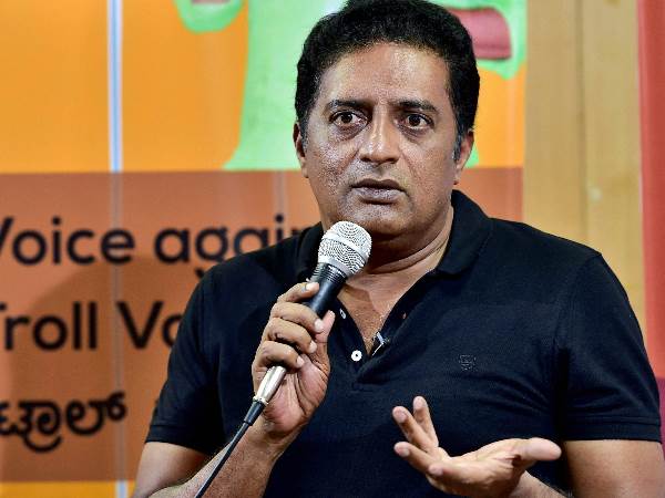  हमारी आवाज दबाई जा रही है: प्रकाश राज