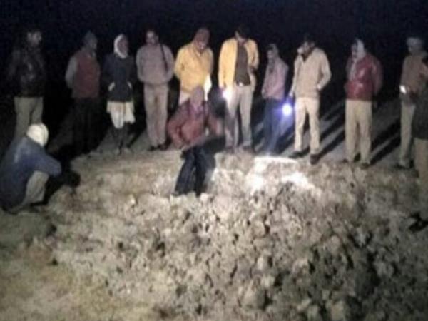 प्रेमी के साथ देखकर आगबबूला था बाप