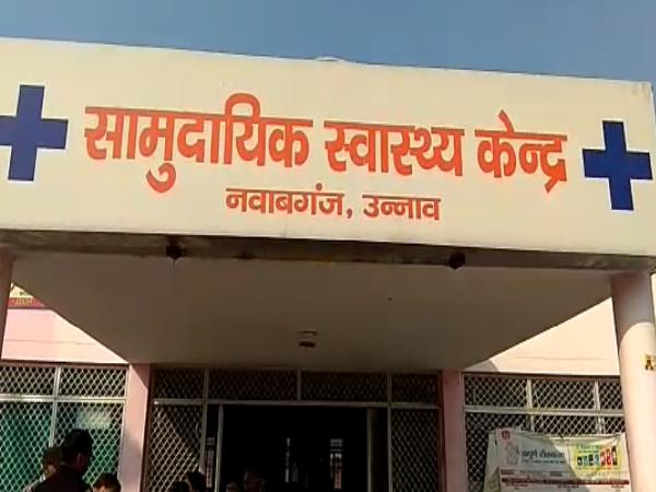 गलियारे में लिटाकर किया ऑपरेशन