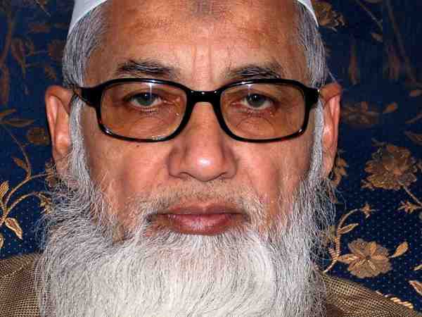 दारुल उलूम मुस्लिम पर्सनल लॉ बोर्ड के निर्णय के साथ