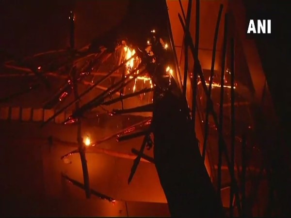 2 घंटे से ज्यादा में पाया गया आग पर काबू