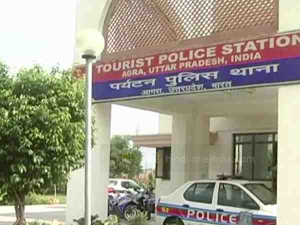 स्थानीय लोगों की मदद से निकले बाहर