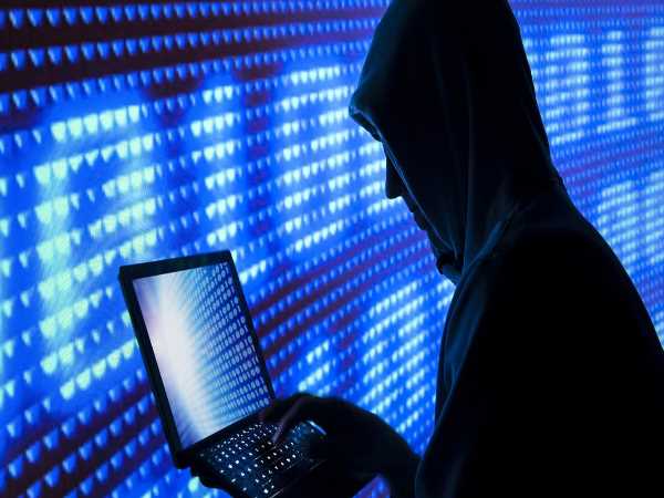 रूस के हैकर ने DNC के कंप्यूटर सिस्टम को हैक करने के आरोपों को स्वीकारा