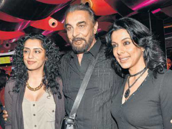 कबीर बेदी ने किया स्वागत कबीर बेदी ने किया स्वागत