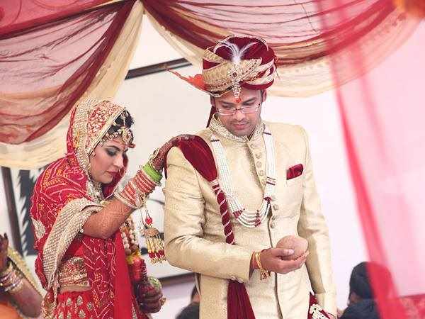 12 दिसंबर को हुई थी शादी