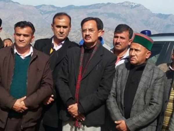 कौन हैं हर्षवर्धन चौहान