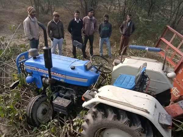 Two people killed when uncontrolled tractor hit them in Kannauj Two people killed when uncontrolled tractor hit them in Kannauj