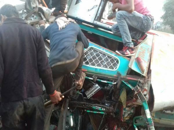 Horrific Accident in Mirzapur, 10 people dead many injured 