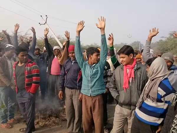 Two people killed when uncontrolled tractor hit them in Kannauj Two people killed when uncontrolled tractor hit them in Kannauj