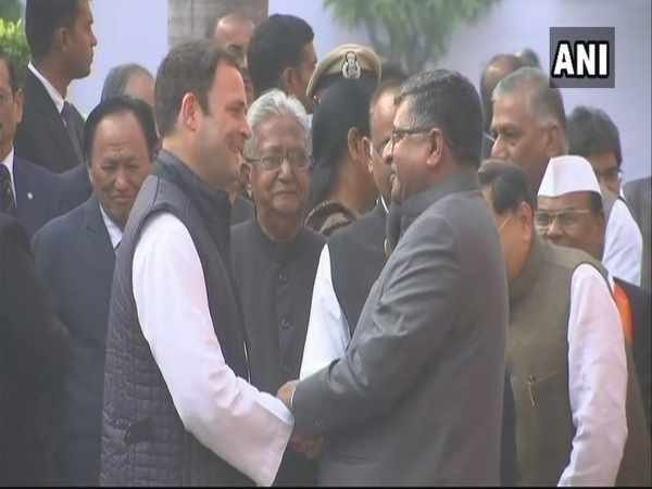 2001 संसद हमला: पीएम मोदी और मनमोहन सिंह ने शहीदों को दी श्रद्धांजलि