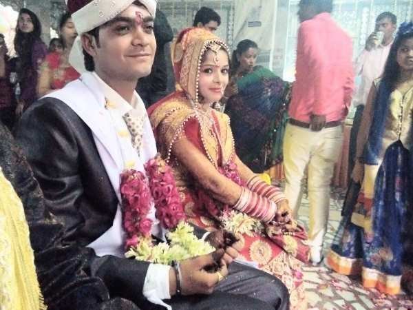 Dead body of a newly Married Girl found hanged in Mainpuri