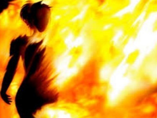 saharanpur man burn his wife alive uttar pradesh