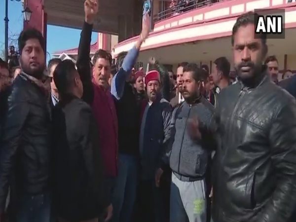 Face-to-face between Dhumal and Jai Ram supporters, split in BJP for CM post