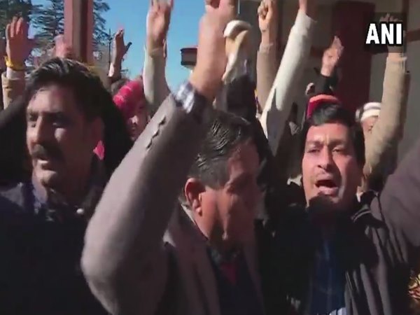 Face-to-face between Dhumal and Jai Ram supporters, split in BJP for CM post