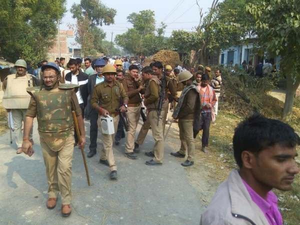 Three killed when car hit three in Mau, people agitated