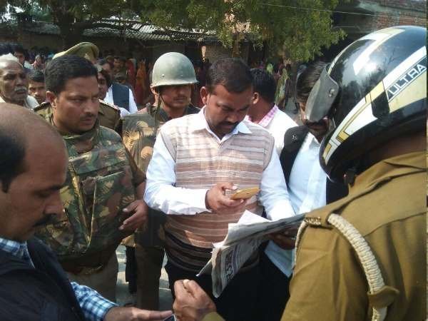 Three killed when car hit three in Mau, people agitated