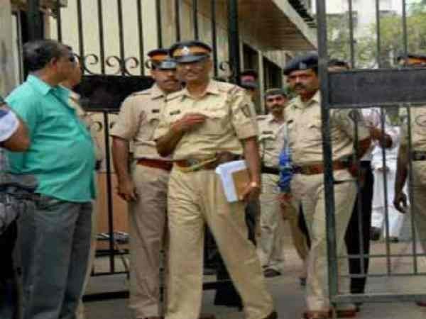  Attack on police by mine and stone mafia in Bihar, 5 injured