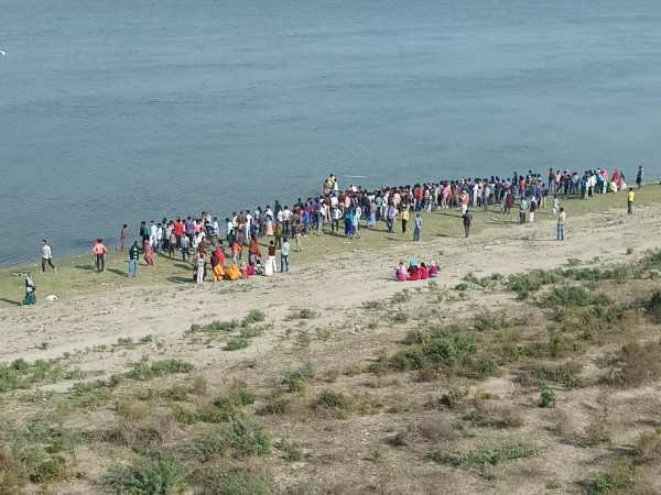 Two relatives drowned in river Ganga in Mirzapur Two relatives drowned in river Ganga in Mirzapur