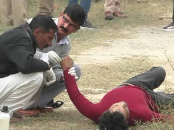Dead body of policeman found on the road of Moradabad