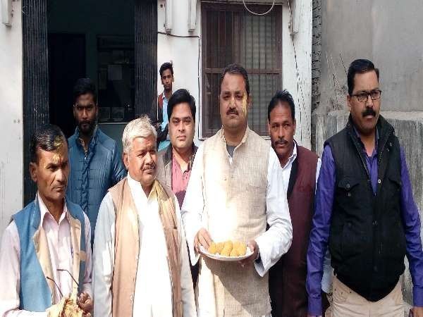 congress leader danced on being rahul gandhi president of congress party