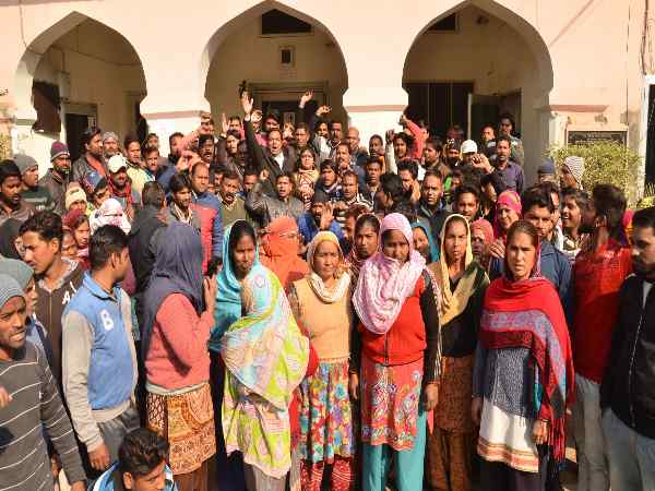 Punish for misbehave with women worker in Saharanpur