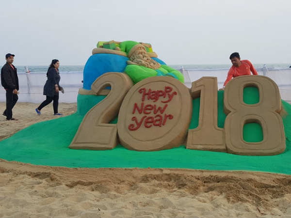 उड़ीसा के पुरी में कलाकार सुदर्शन पटनायक