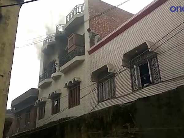 तीसरी मंजिल पर लगी आग
