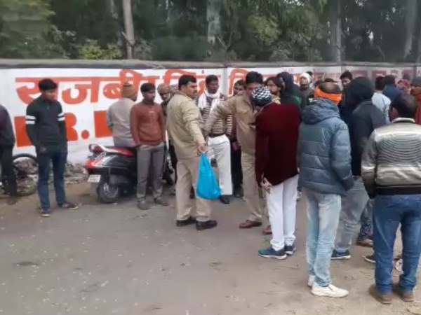 पुलिस ने पोस्टमॉर्टम के लिए भेजा