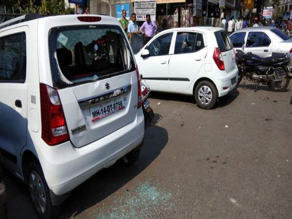 हंगामें के दौरान टॉकीज में भी तोड़फोड़