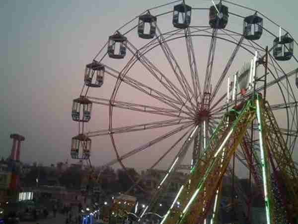 पिता से नाराज बच्चा पिता से नाराज बच्चा