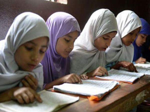 सत्यापन से बढ़ी मुश्किलें